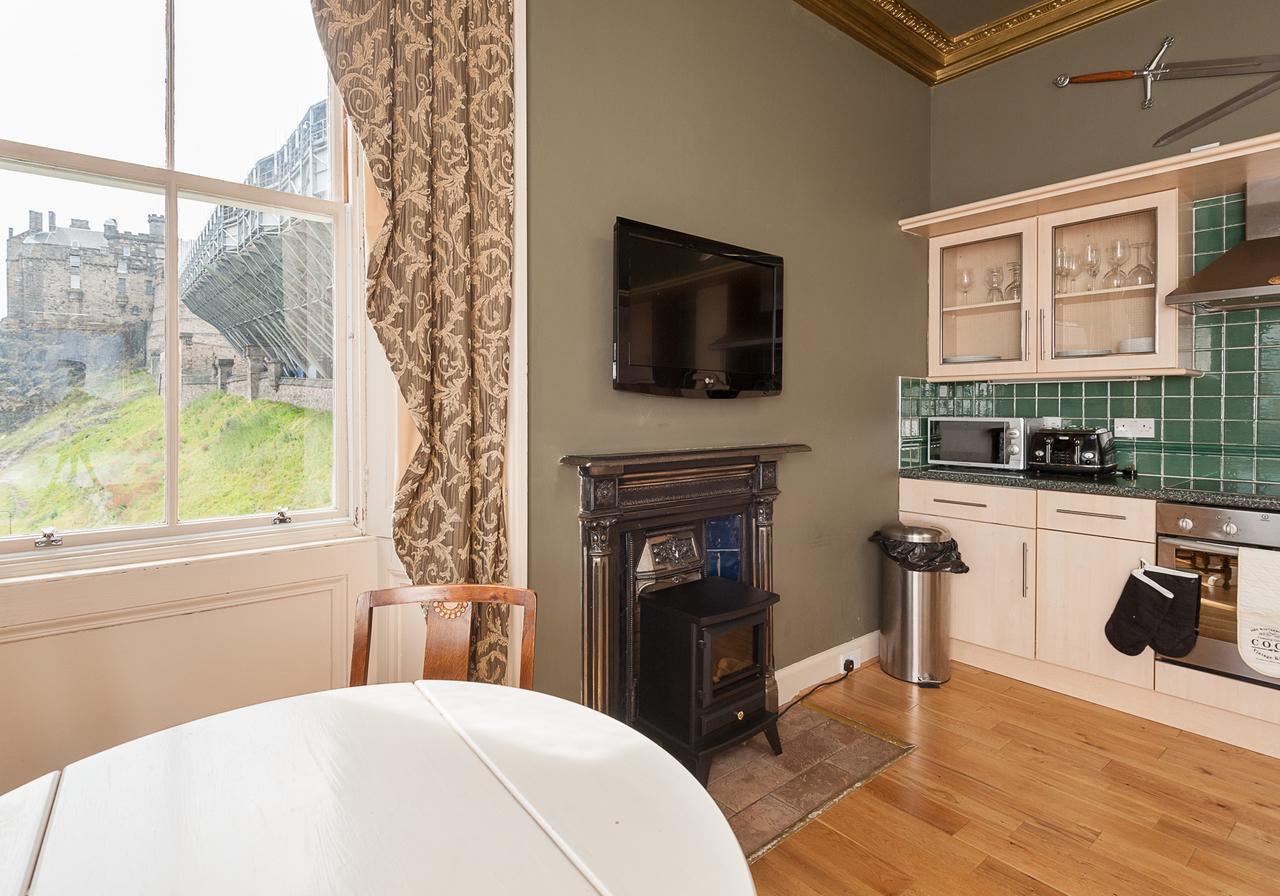 The Castle Esplanade Residence Edinburgh Exterior foto