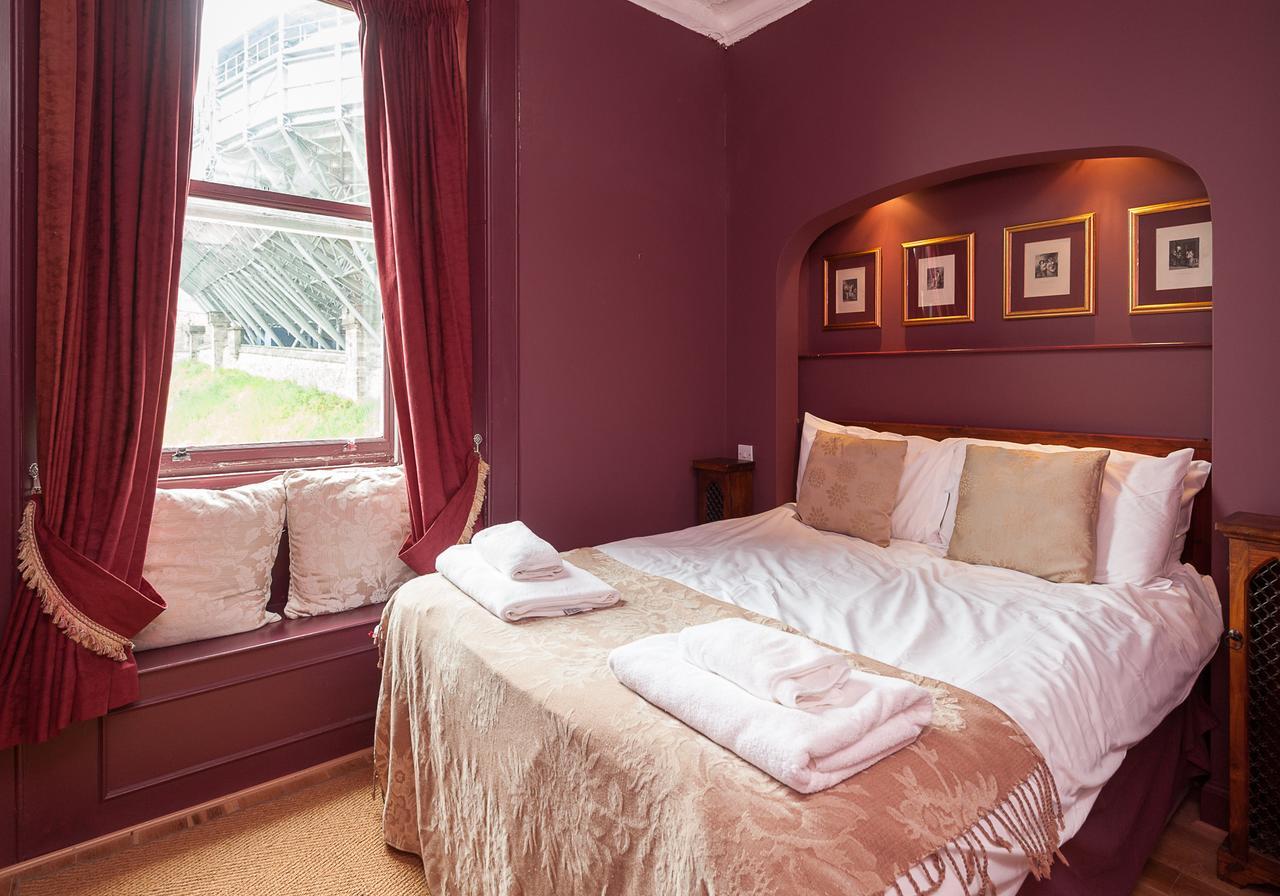 The Castle Esplanade Residence Edinburgh Exterior foto