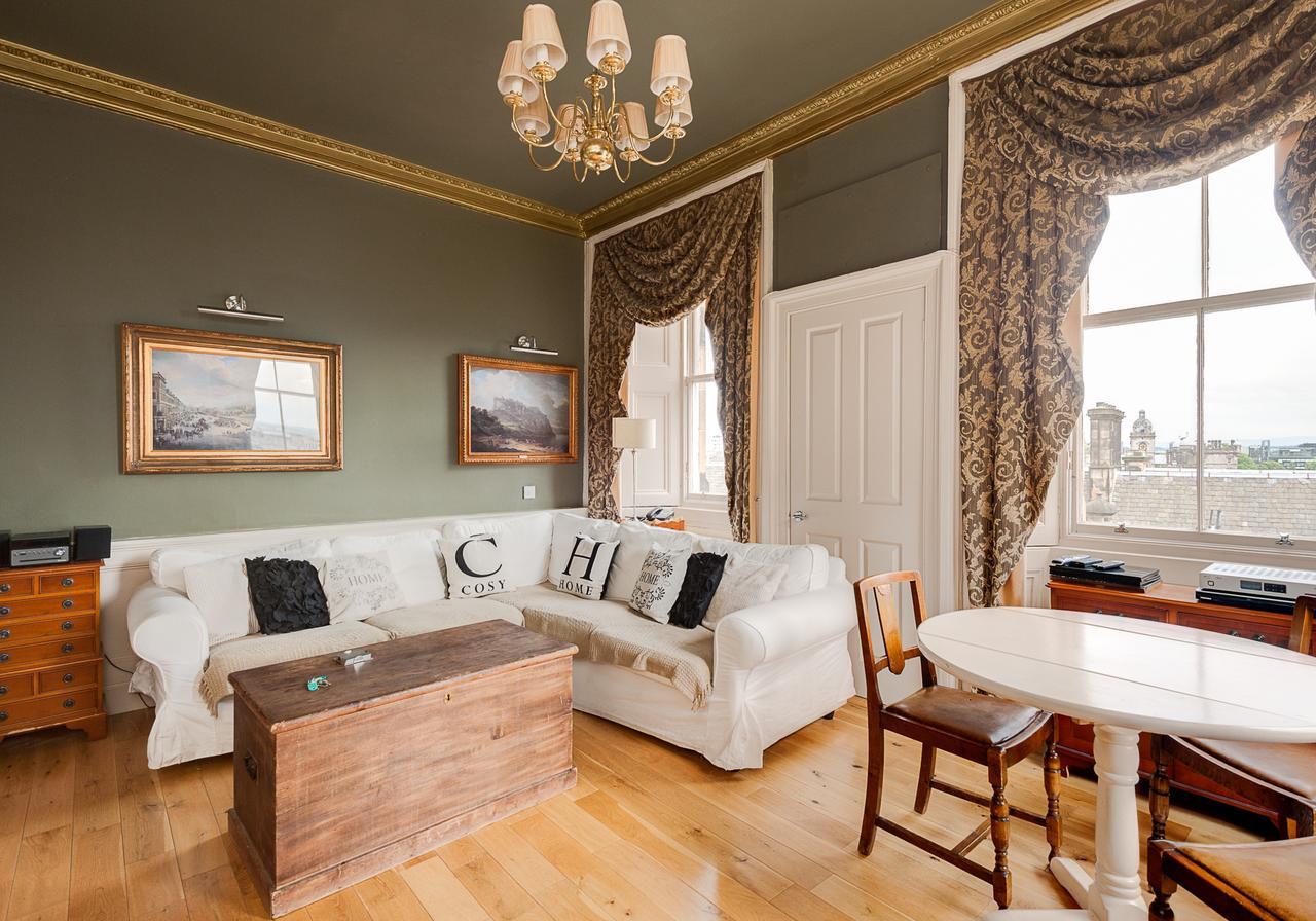 The Castle Esplanade Residence Edinburgh Exterior foto